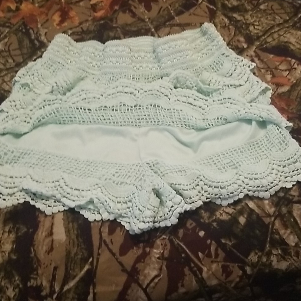 Shorts - Picture 3 of 3